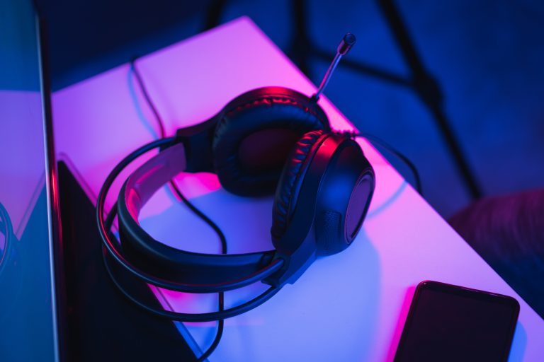 Read more about the article Wired On-Ear Headphones: The Perfect Balance of Comfort and Sound Quality